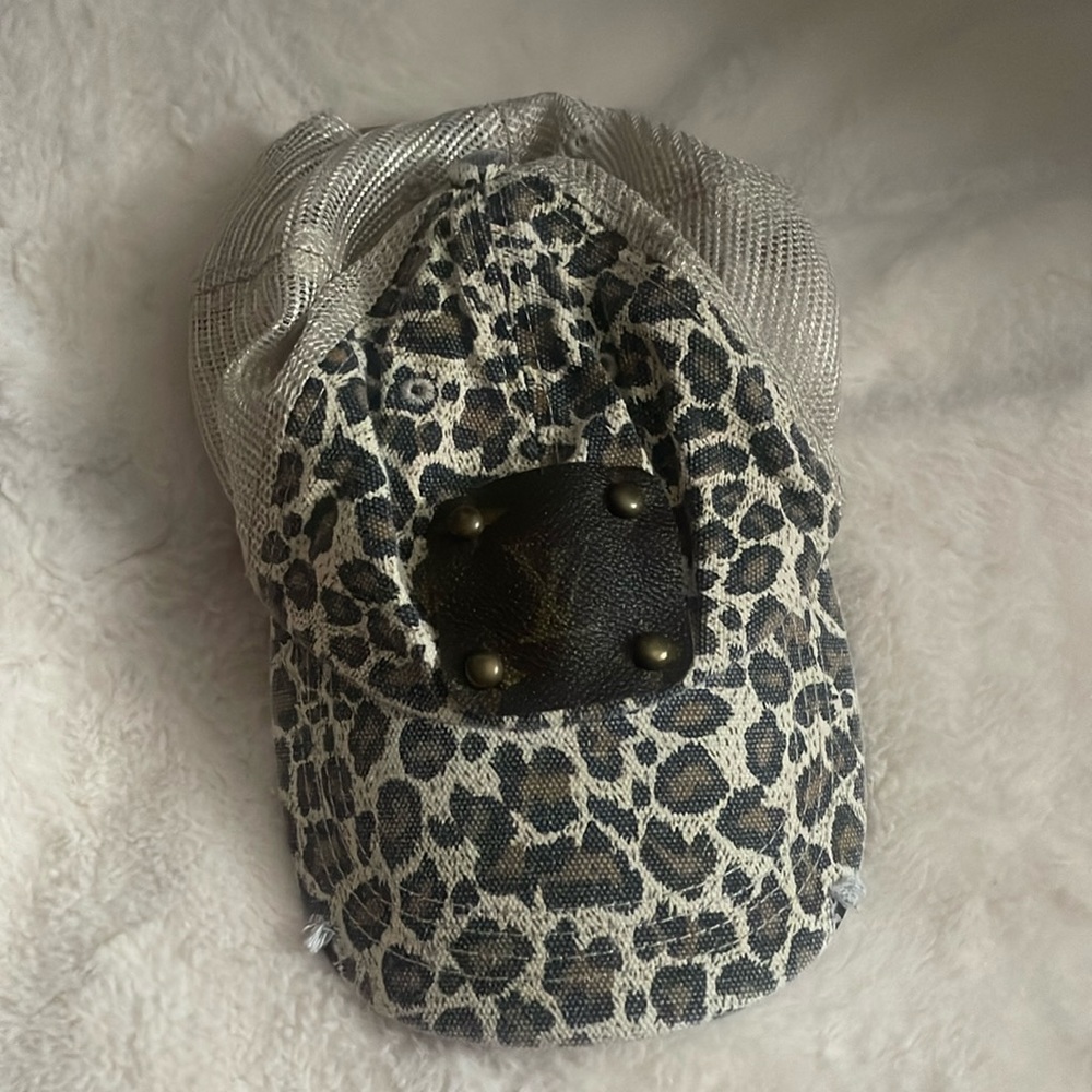 Leopard trucker hat with LV patch